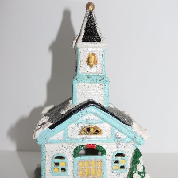 Christmas village church and DOES NOT come with lighted cord - Picture 8 of 8